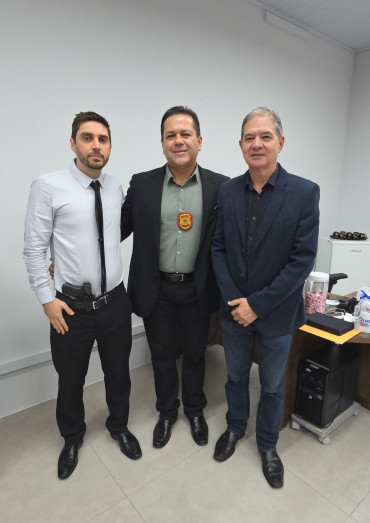 Foto 6: Homenagem reconhece 28 anos de serviços prestados pelo delegado Marcelo Petuba Llombert a Quatá