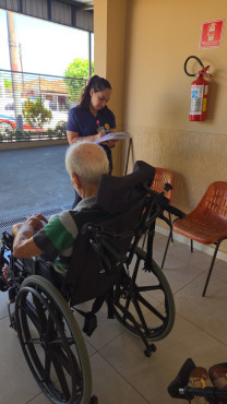 Foto 2: Quatá recebe novas cadeiras de rodas e de banho para pacientes atendidos pelo SUS