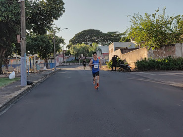 Foto 27: Treinão In9ve reúne participantes em atividade esportiva em Quatá