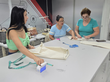 Foto 35: Quatá recebe Unidade Móvel de Confecção Industrial do SENAI