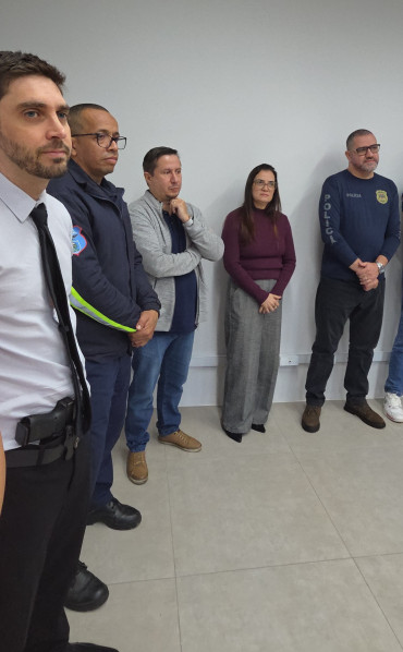 Foto 23: Homenagem reconhece 28 anos de serviços prestados pelo delegado Marcelo Petuba Llombert a Quatá