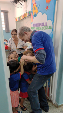 Foto 40: Novos uniformes são entregues para os alunos da Rede Municipal de Quatá