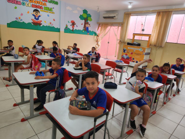 Foto 114: Alunos de Quatá recebem material escolar e são recepcionados com acolhimento e carinho no primeiro dia de aula