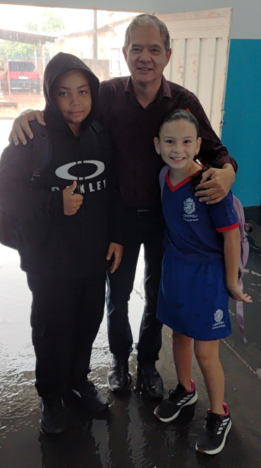 Foto 68: Alunos de Quatá recebem material escolar e são recepcionados com acolhimento e carinho no primeiro dia de aula