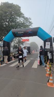 Foto 38: Mesmo com mal tempo, corrida de pedestre TVCOM RUNNING reúne mais de 300 participantes 