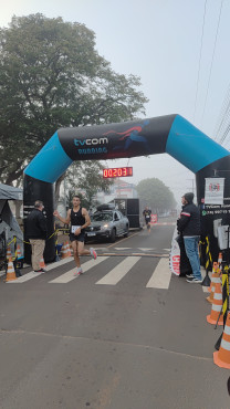 Foto 34: Mesmo com mal tempo, corrida de pedestre TVCOM RUNNING reúne mais de 300 participantes 