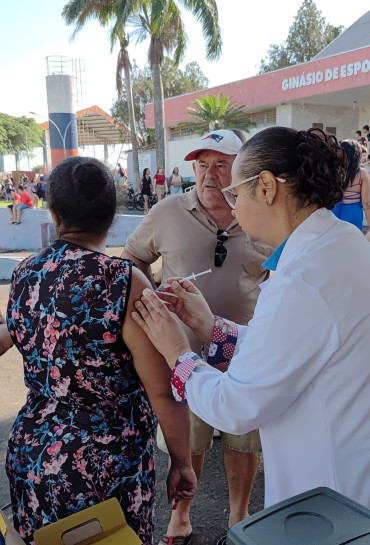Foto 44: Festa do Trabalhador conta com diversas ações e reúne centenas de pessoas