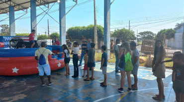 Foto 70: Festa do Trabalhador conta com diversas ações e reúne centenas de pessoas
