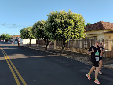 Foto 42: Treinão In9ve reúne participantes em atividade esportiva em Quatá