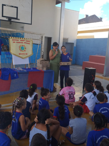 Foto 49: Novos uniformes são entregues para os alunos da Rede Municipal de Quatá