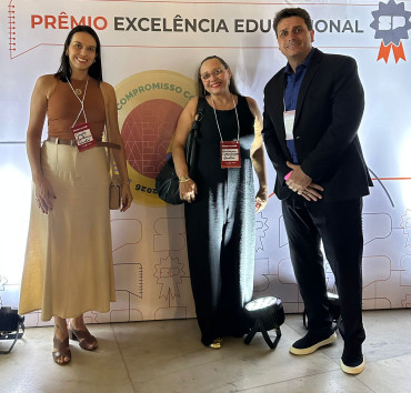 Foto 4: Quatá recebe Prêmio Excelência Educacional