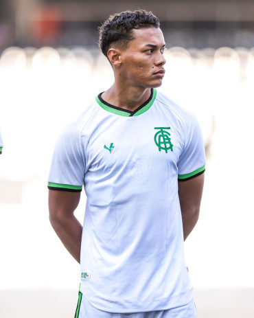 Foto 9: Ex-atleta quataense treina pelo sub-20 com elenco profissional