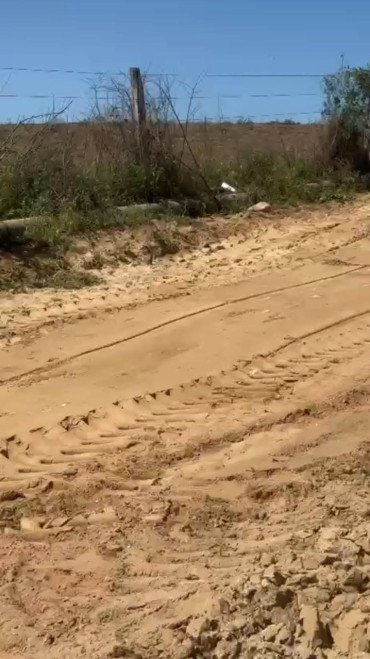 Foto 1: Aplicação de Cascalho em Propriedades Rurais