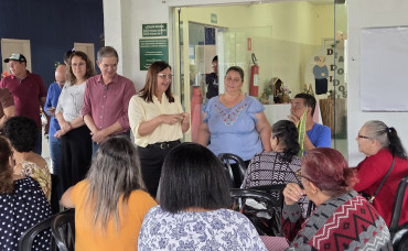 Foto 36: CRAS promove café da manhã especial em comemoração ao Dia do Idoso