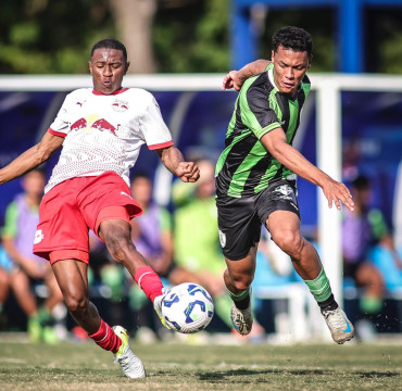 Foto 25: Ex-atleta quataense treina pelo sub-20 com elenco profissional