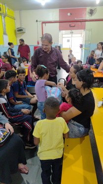 Foto 85: Alunos de Quatá recebem material escolar e são recepcionados com acolhimento e carinho no primeiro dia de aula
