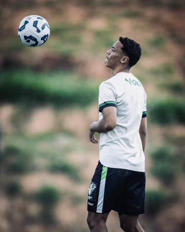 Foto 28: Ex-atleta quataense treina pelo sub-20 com elenco profissional