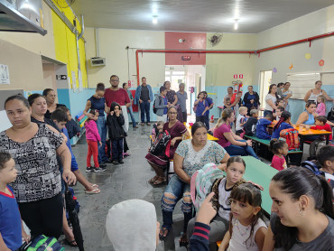 Foto 90: Alunos de Quatá recebem material escolar e são recepcionados com acolhimento e carinho no primeiro dia de aula