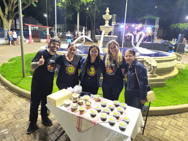 Foto 25: Prefeitura de Quatá promove fim de semana cultural com 'Sextou Sertanejo' e 'Domingo na Roça' na Praça da Fonte