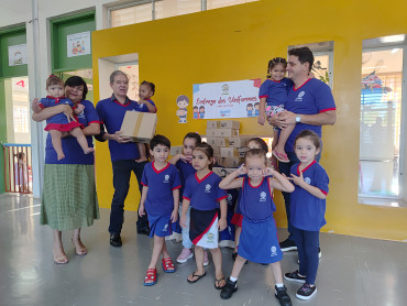 Foto 26: Novos uniformes são entregues para os alunos da Rede Municipal de Quatá