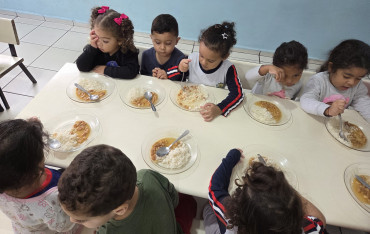 Foto 23: Semana da Criança tem cardápio especial e churrasco nas Escolas e Creches municipais de Quatá
