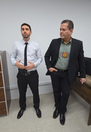 Foto 11: Homenagem reconhece 28 anos de serviços prestados pelo delegado Marcelo Petuba Llombert a Quatá