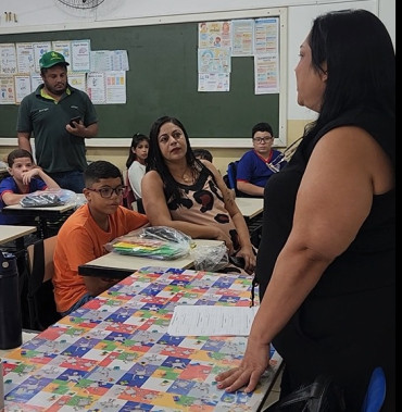 Foto 120: Alunos de Quatá recebem material escolar e são recepcionados com acolhimento e carinho no primeiro dia de aula
