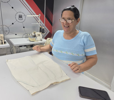 Foto 26: Quatá recebe Unidade Móvel de Confecção Industrial do SENAI
