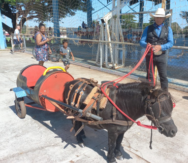 Foto 71: Festa do Trabalhador conta com diversas ações e reúne centenas de pessoas