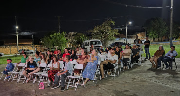 Foto 24: Projeto Cinema no Bairro reúne cerca de 200 pessoas no Jardim Primavera