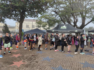 Foto 80: Mesmo com mal tempo, corrida de pedestre TVCOM RUNNING reúne mais de 300 participantes 