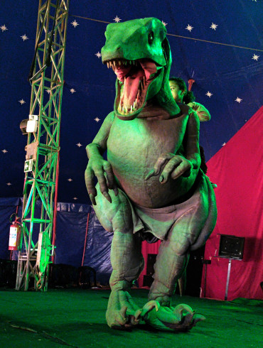 Foto 2: Ação cultural proporciona entretenimento no Circo para usuários de serviços municipais de Quatá