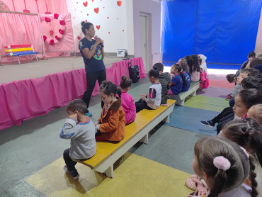 Foto 19: Ação educativa em combate e Dengue e o Escorpião