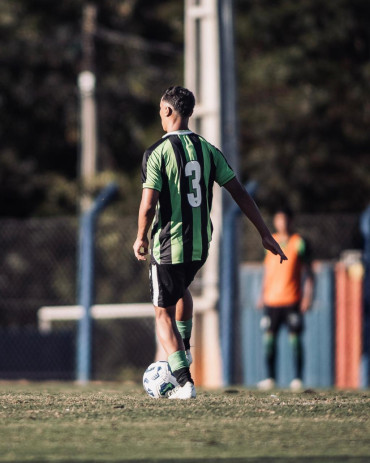 Foto 12: Ex-atleta quataense treina pelo sub-20 com elenco profissional