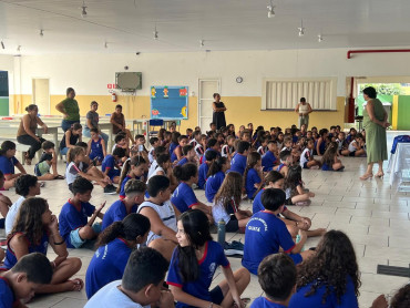 Foto 54: Novos uniformes são entregues para os alunos da Rede Municipal de Quatá