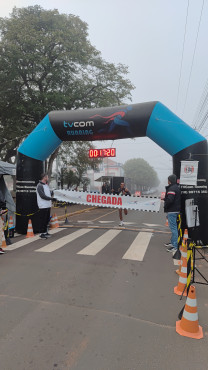 Foto 28: Mesmo com mal tempo, corrida de pedestre TVCOM RUNNING reúne mais de 300 participantes 