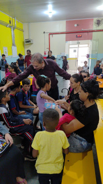 Foto 80: Alunos de Quatá recebem material escolar e são recepcionados com acolhimento e carinho no primeiro dia de aula