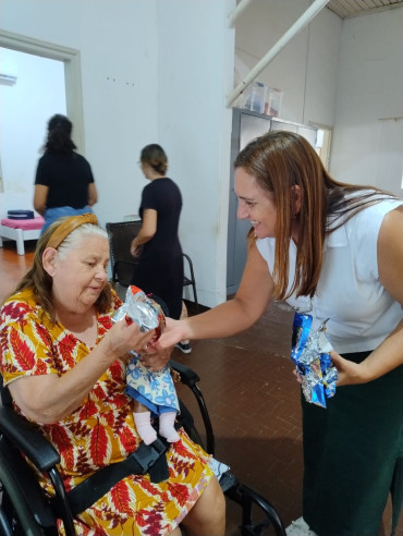 Foto 37: Doce Páscoa! Prefeitura de Quatá realiza entrega de Ovos de Páscoa 