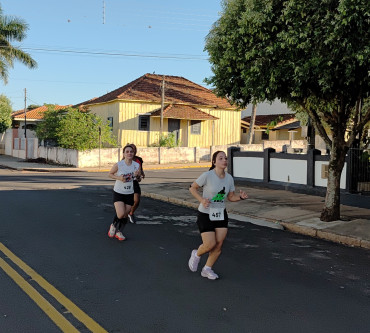 Foto 28: Treinão In9ve reúne participantes em atividade esportiva em Quatá