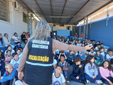 Foto 47: Ação educativa em combate e Dengue e o Escorpião
