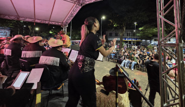 Foto 7: Projeto Som do Sertão reuniu público em noite de valorização da música raiz em Quatá