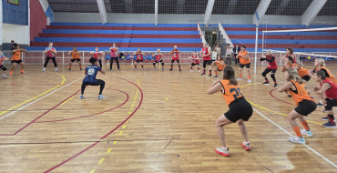 Foto 28: Quatá celebra o Dia do Idoso com partida de voleibol adaptado
