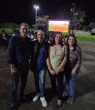Foto 16: Projeto Cinema no Bairro reúne cerca de 200 pessoas no Jardim Primavera