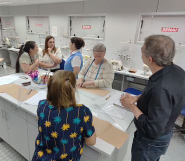 Foto 12: Quatá recebe Unidade Móvel de Confecção Industrial do SENAI