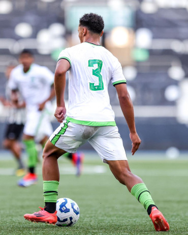 Foto 30: Ex-atleta quataense treina pelo sub-20 com elenco profissional