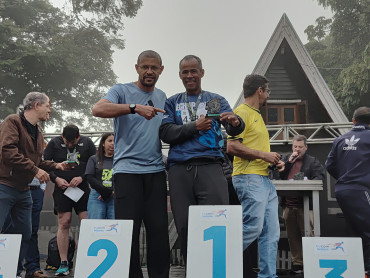 Foto 122: Mesmo com mal tempo, corrida de pedestre TVCOM RUNNING reúne mais de 300 participantes 