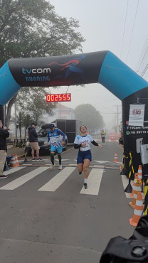 Foto 57: Mesmo com mal tempo, corrida de pedestre TVCOM RUNNING reúne mais de 300 participantes 