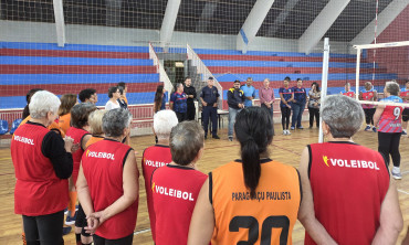 Foto 13: Quatá celebra o Dia do Idoso com partida de voleibol adaptado
