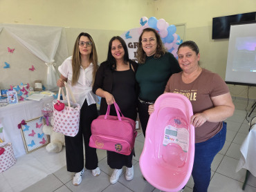 Foto 23: CRAS realiza terceira reunião do grupo de gestantes com entrega de kits maternidade