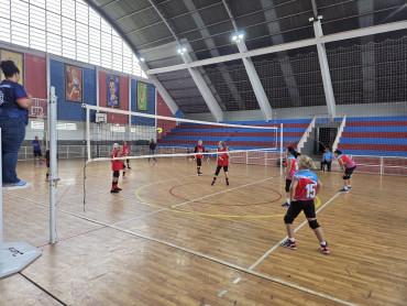 Foto 66: Quatá celebra o Dia do Idoso com partida de voleibol adaptado
